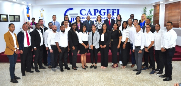 CAPGEFI realiza entrega de certificados a 79 servidores público